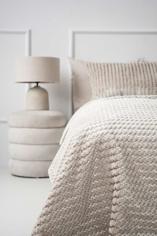 Cream Geneva makuuhuonesarja, 2 tyynyä + päällinen