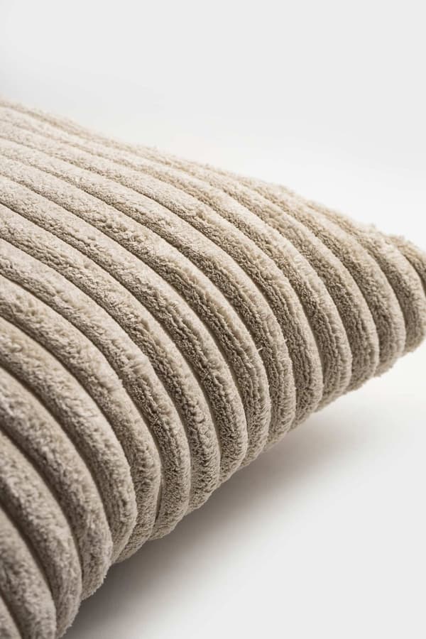 Cord beige prydnadskudde 50x30