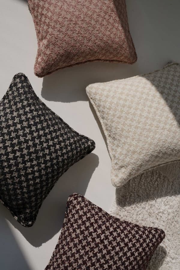 Houndstooth sort pyntepude 50x50