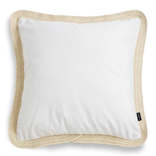 Tesse hvid pyntepude med beige fletning, 45x45