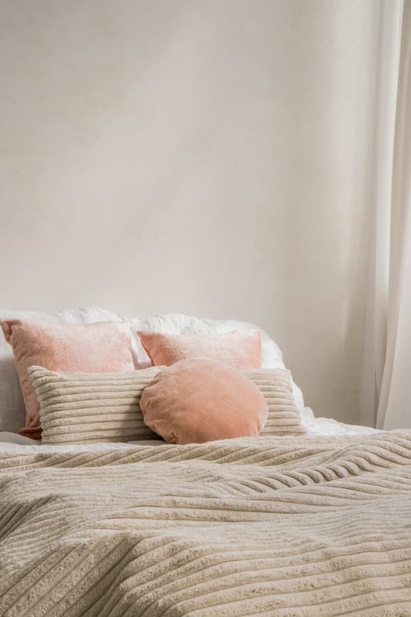 Beige sengetæppe 220x140 Snor