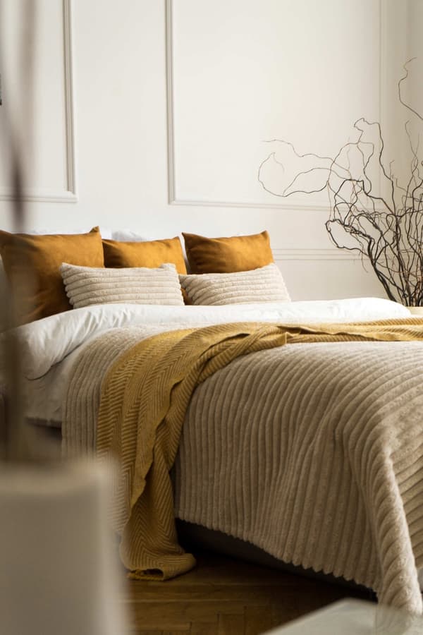 Beige sengetæppe 220x140 Snor
