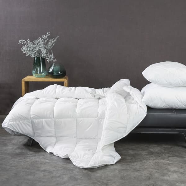 Anti-allergisk pude BASIC 70x80 D91 hvid