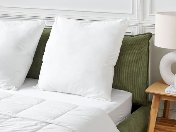 Polyester hög kudde 80 x 80 cm TRIGLAV Lumarko!
