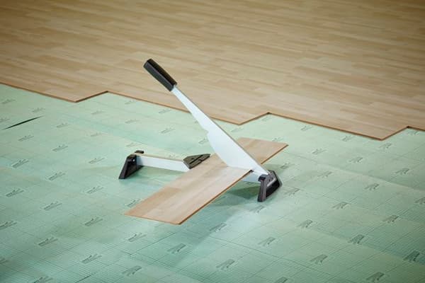 Skärpress för laminatgolv - WOLFCRAFT - LC 100 - Skärdjup 15 mm - Sladdlös
