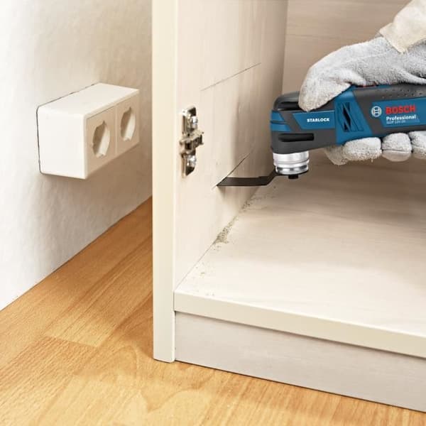 Bosch Professional GOP 12V-28 Kutter-Slip + 2 batterier 3,0Ah + Tillbehör + L-BOXX - 06018B5006