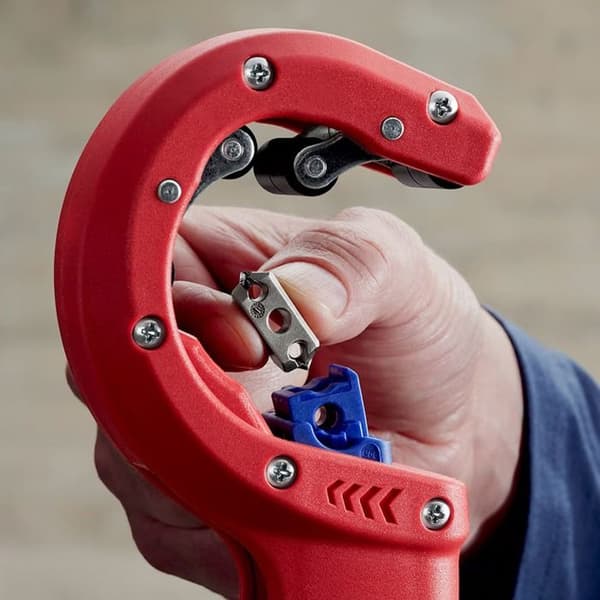 Knipex Rörskärare DP50 Rörskärare för plastbelagda plastavloppsrör 202mm 90 23 01 BK