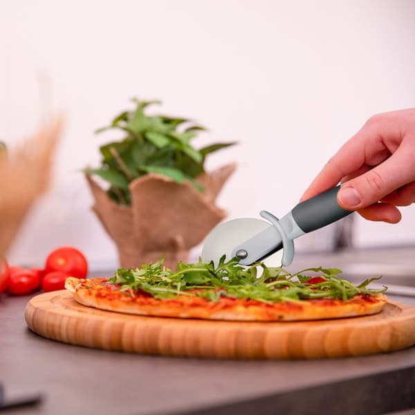 Relaxdays Pizzaroulette, set om 2, i rostfritt stål, gummihandtag, hållbar, pizzaskärare, silver/kolgrå