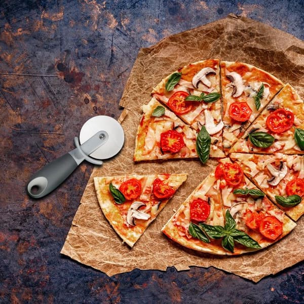 Relaxdays Pizzaroulette, set om 2, i rostfritt stål, gummihandtag, hållbar, pizzaskärare, silver/kolgrå