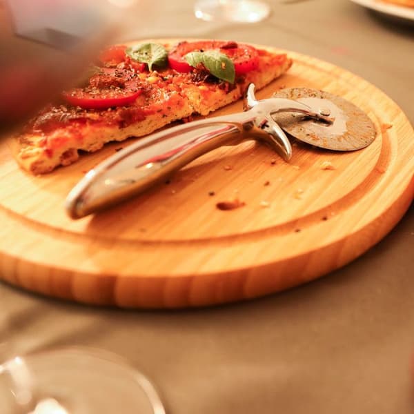 Relaxdays Professionell pizzaskärare med 7 cm blad i rostfritt stål, pizzakniv med halkfritt handtag, silver