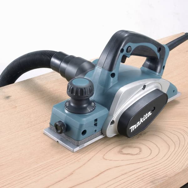 Makita Elhyvel Hyvelbredd: 82 mm 620 W falsdjup (max.): 9 mm