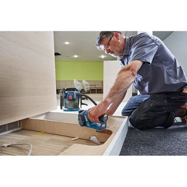 Hyvlar - BOSCH - GHO 12V-20 - 2 3Ah batterier - Laddare - L-BOXX box