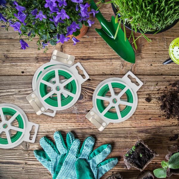 Relaxdays Set med 4 metalltrådsrullar, 50 m lång, fina växtkopplingar, plastbeläggning, klippare, grön
