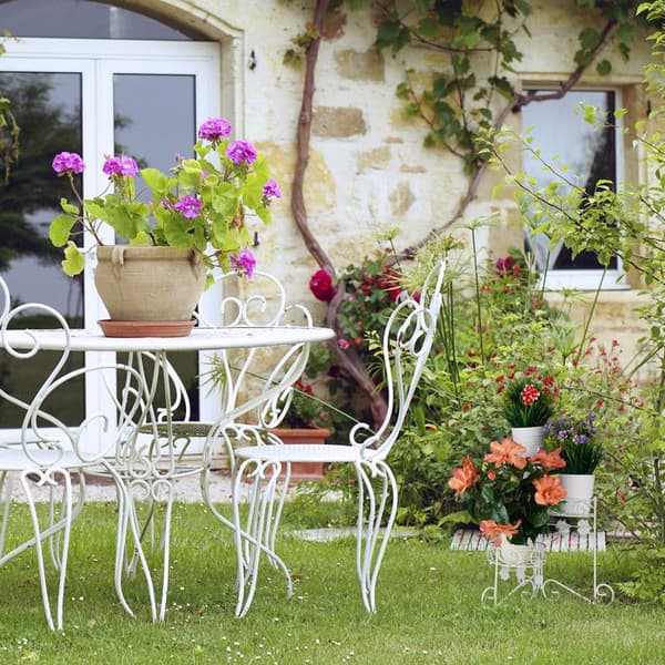 Relaxdays Blomstrappa i metall 3 våningar blomkrukhållare Rund växthylla Dekoration H: 40 cm, Vit