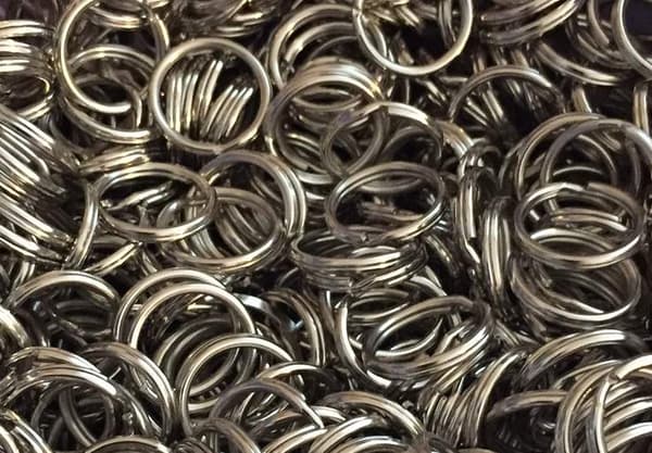 25 mm 20 mm 15 mm nyckelringar 48 st