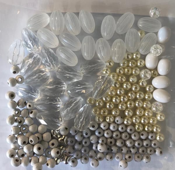 170 st blandat vit ivory clear pärlor