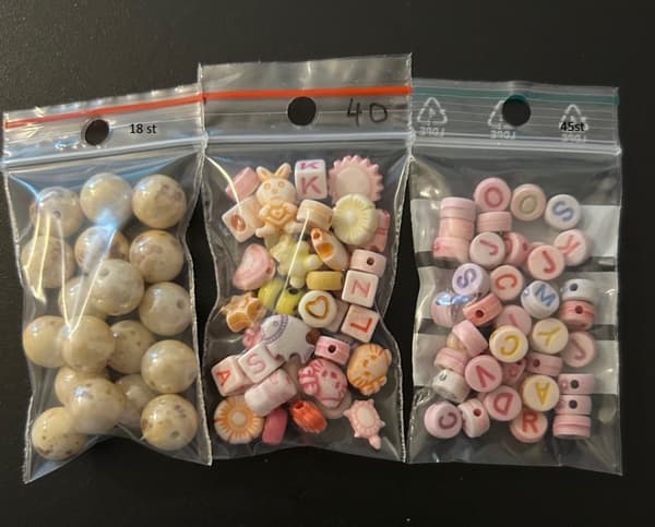 95 akryl pärlor med mönster 10 mm