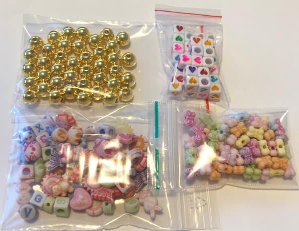 200 små söta pärlor akryl blandade prova