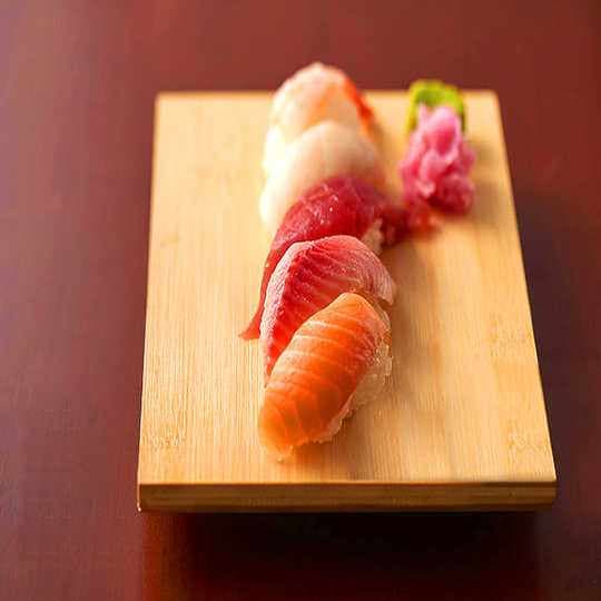 Rektangulärt Sushifat i trä