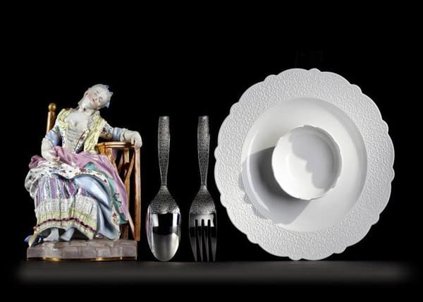 Alessi Tallrik - MW01/1 - Klädd vit porslinstallrik med präglad dekoration, set med 4 delar, vit