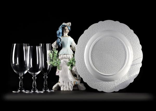 Alessi Tallrik - MW01/1 - Klädd vit porslinstallrik med präglad dekoration, set med 4 delar, vit