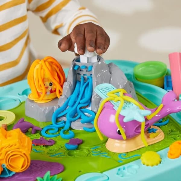 Vändbart Play-Doh Creation-bord för barn med 15 tillbehör och 6 krukor med Playdough, Play-Doh-förrätter