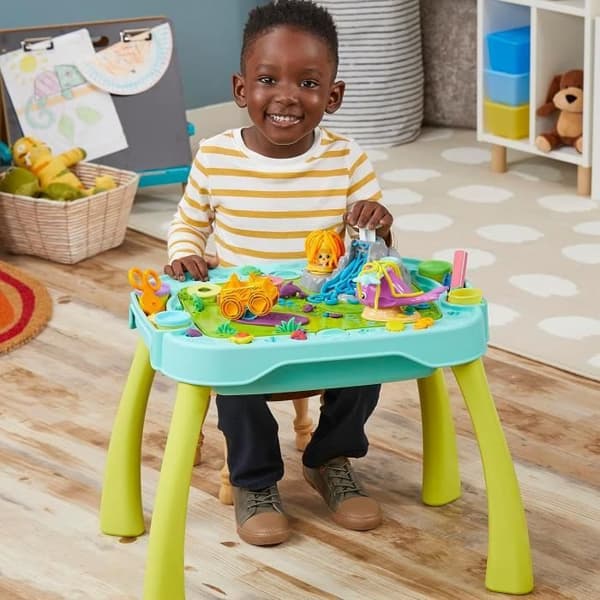 Vändbart Play-Doh Creation-bord för barn med 15 tillbehör och 6 krukor med Playdough, Play-Doh-förrätter