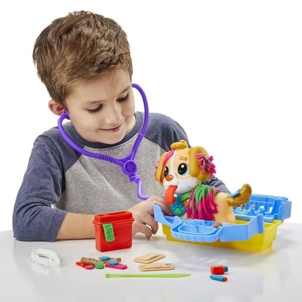 Play-Doh Veterinärkontoret med hund, med 5 krukor modelllera och 10 verktyg, leksak efter skolan, klassikerna