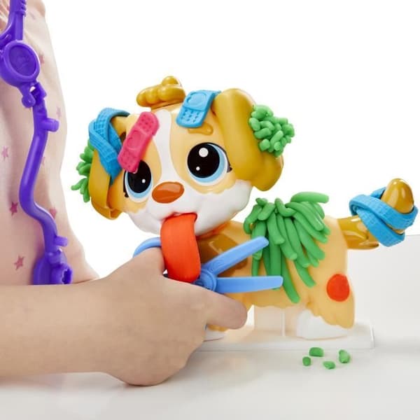 Play-Doh Veterinärkontoret med hund, med 5 krukor modelllera och 10 verktyg, leksak efter skolan, klassikerna