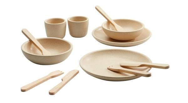 Lekservis av gummiträ - barnleksaker från Plantoys