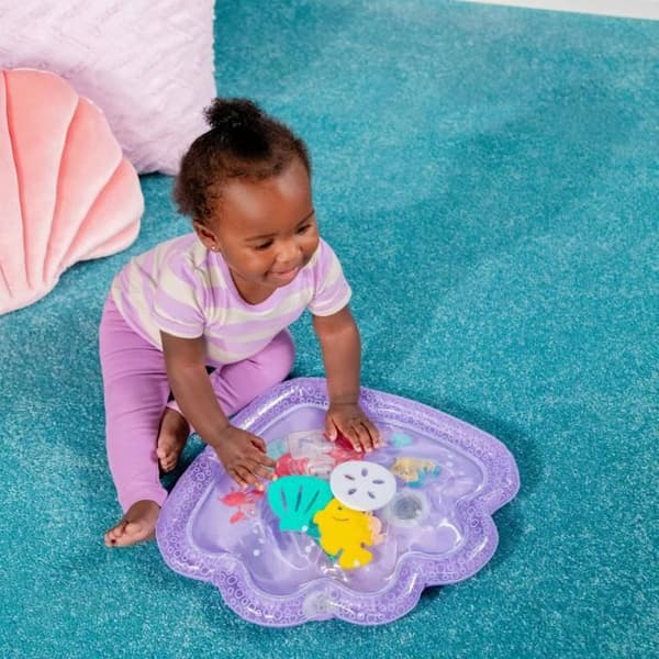 DISNEY BABY -ARIEL- Vattenmatta för baby, sensoriskt och utvecklingsmässigt spel, uppblåsbar, lätt att rengöra, hopfällbar, leksaker från födseln