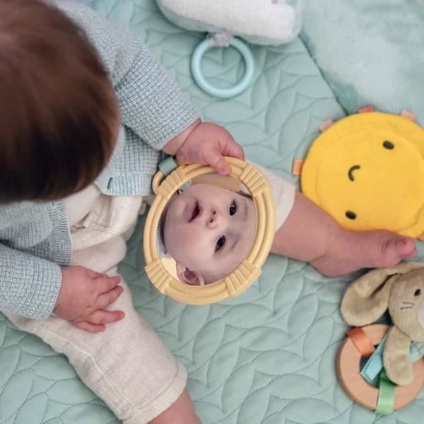 INGENUITY Calm Spring Extra mjuk lekmatta för babyn med 6 avtagbara sensoriska leksaker