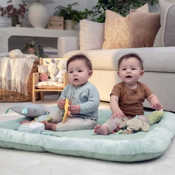 INGENUITY Calm Spring Extra mjuk lekmatta för babyn med 6 avtagbara sensoriska leksaker