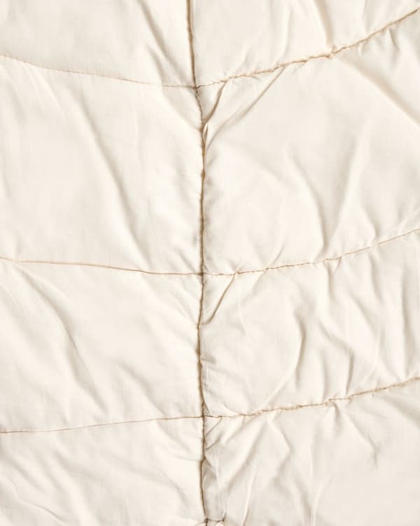 Lekematte i Off White Bomullsdekke Bladformet Vattert 110 x 110 cm Tilbehør til Barnerommet