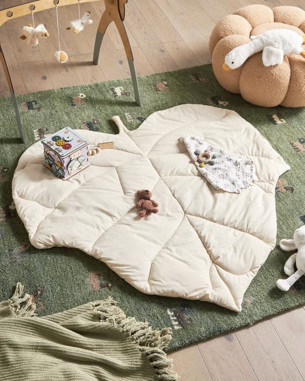 Aktivitetstæppe Off White Bomuld 110 x 110 cm Legetæppe til Baby Quiltet Legemåtte Blad Form Tumletæppe Aktivitetmåtte Hygge