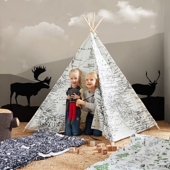 Step2 - World Map Teepee Tent Black/white