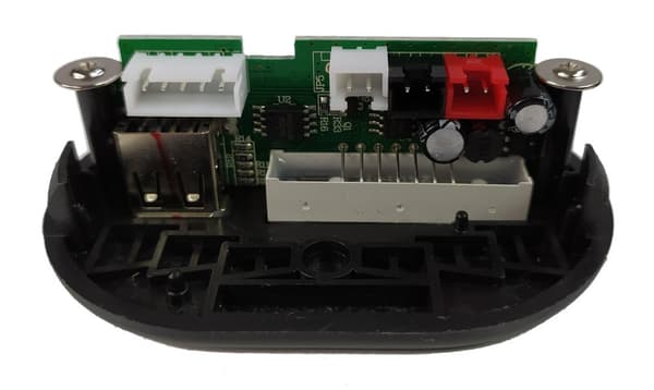 Musikpanel för en bil med ett BRD-7588 batteri