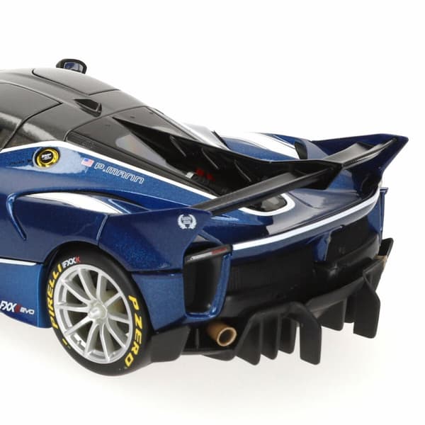 Car Bburago Ferrari FXX K-EVO #27 BL 1:18