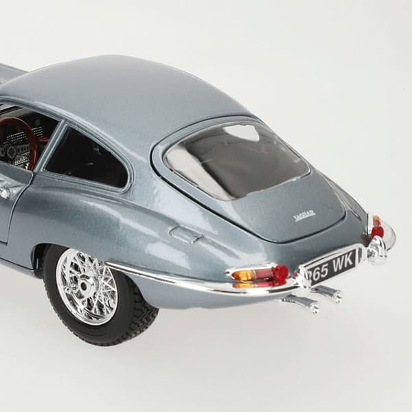 Bil Bburago GT-Jaguar "E" Coupe (1961) 1:18