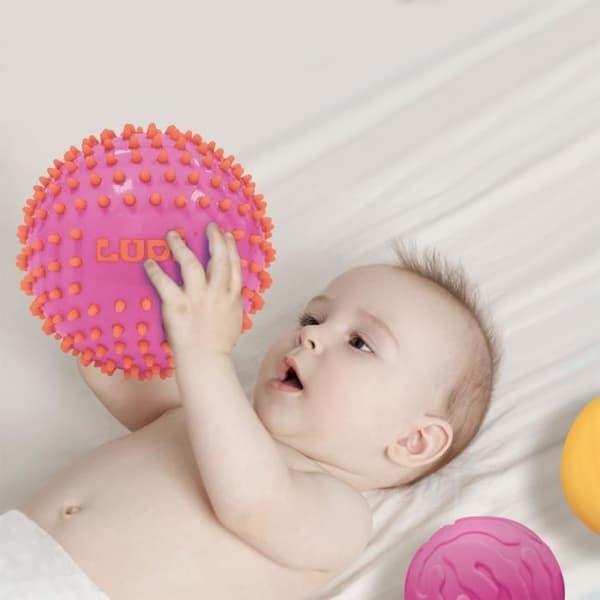 LUDI Sensory Ball - Rosa - Stimulerar bebisens beröring och koordination