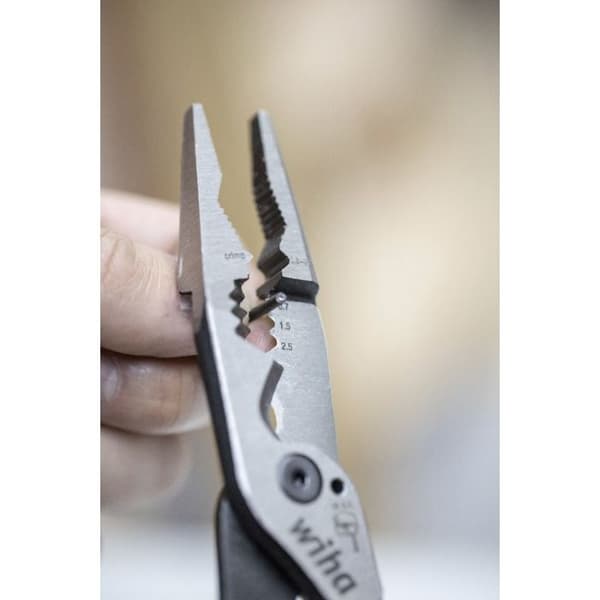 Multifunktionsv pliers - WIHA - 45705 - 209 mm - Oskyddad - Elinstallation