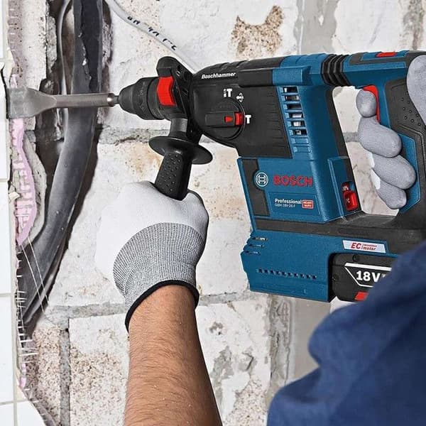 Bosch sladdlös borrhammare SDS-plus GBH 18V-26 F, inkl 2 x 5,0 Ah Li-Ion batteri, L-BOXX - 0611910007
