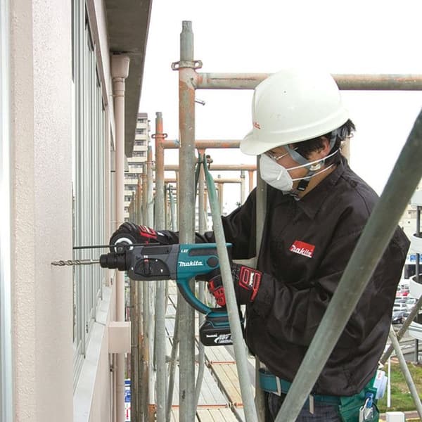 SDS Plus 18V borrhammare + 2 3Ah batterier + laddare + MAKPAC box - MAKITA - DHR202RFJ