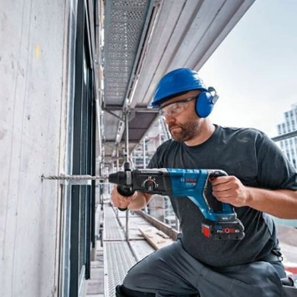 Sladdlös SDS plus borrhammare BOSCH 0611919004 GBH 18V-28 D i XL-boxx (utan batterier, utan laddare)