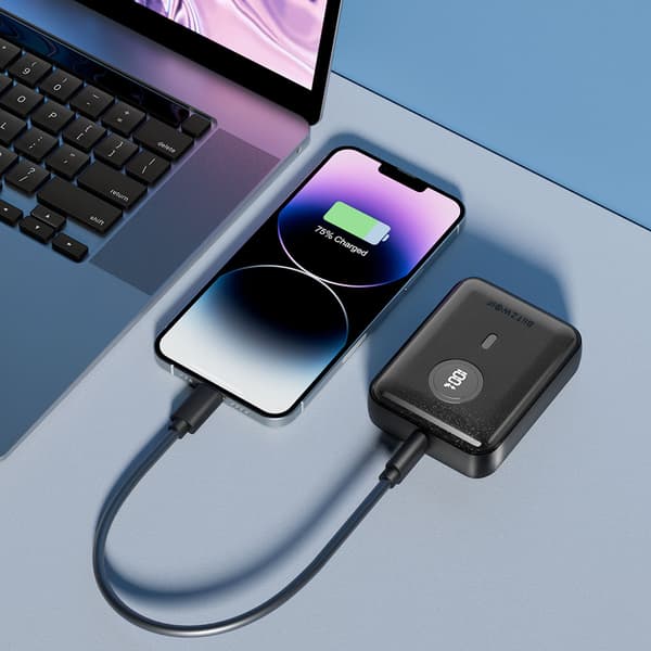 BW-P21 10000mAh 22,5W Supersnabbladdning QC3.0 PD3.0 Digital Display Bärbar Mini Power Bank för iPhone 16 15 14 Pro Max för Xiaomi/Samsung/Huawei