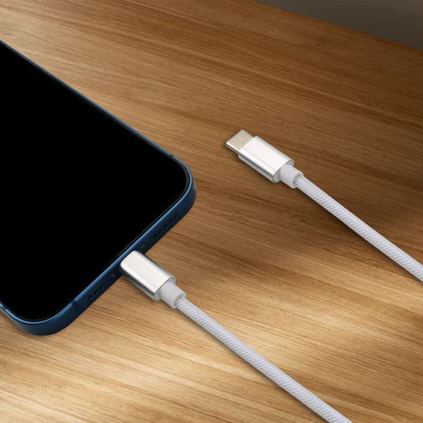 J&EL Ladekabel USB-C til USB-C 1m hvit