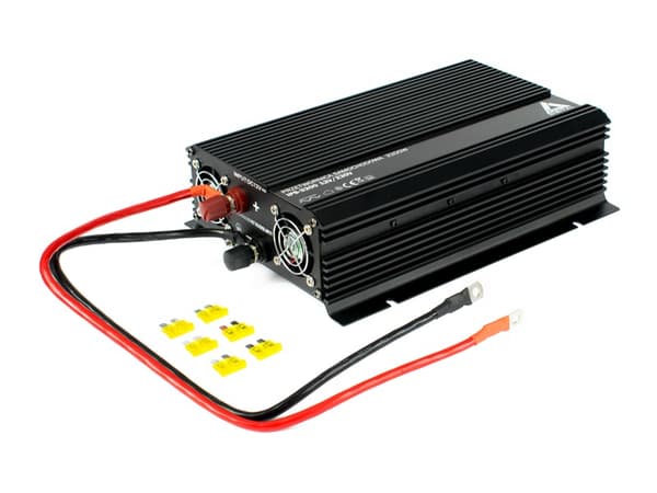 Azo-jännitemuunnin 12/230V IPS-3200