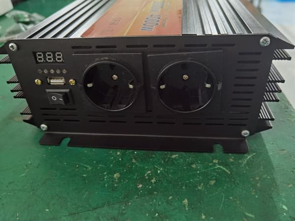 NOVA NV-M2000 power inverter 2000 W, modifierad Sinusvåg
