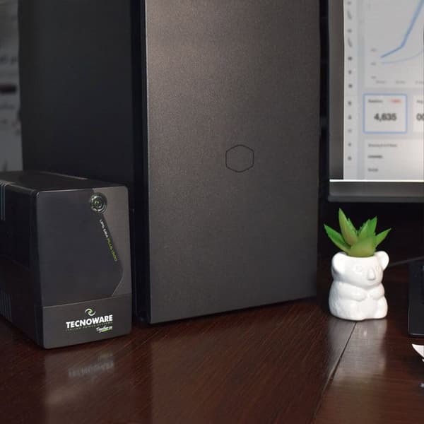 Tecnoware UPS ERA PLUS 1500, 1500VA UPS, Skydd mot strömavbrott för PC, Modem, Videoövervakning