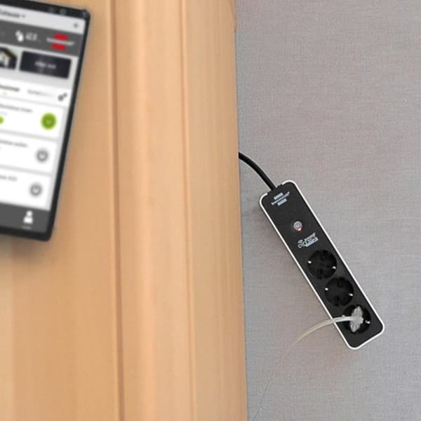 Brennenstuhl Connect Ecolor Smart Socket - 3-vejs - Styres via app